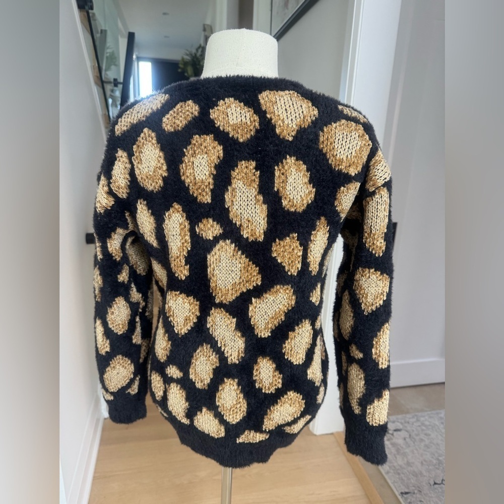 MICHAEL Michael Kors Fuzzy Leopard Knit Sweater – Size S - Picture 4 of 7